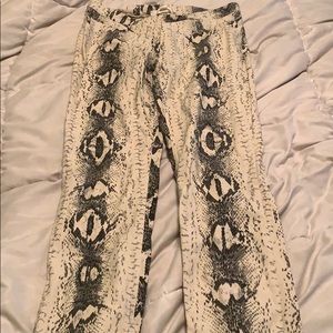 Snake leggings thick material